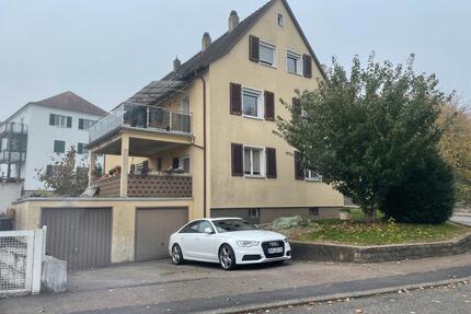 Tolles 3 Familienhaus in guter Lage , 2 Garagen und großer Grund - Bad Mergentheim