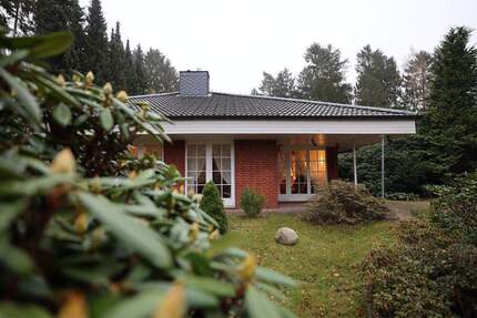 Familienparadies auf 1.840 m²: Bungalow mit Pool, Wintergarten & viel Privatsphäre - Buchholz in der Nordheide
