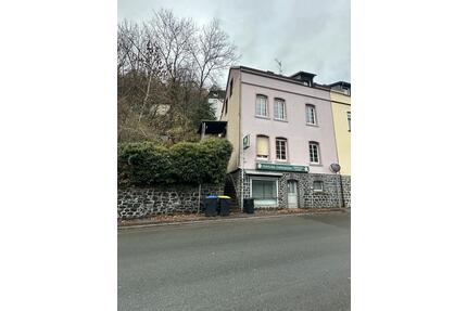 Doppelhaushälfte mit 169 qm Wohnfläche renovierungsbedürftig - Altena