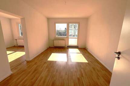 Wohnung zum Mieten in Altenburg 247,00 € 49.4 m²