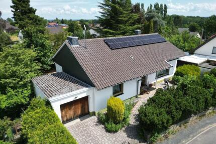 Vielseitiger Bungalow mit Einliegerwohnung und großem Garten - Königswinter