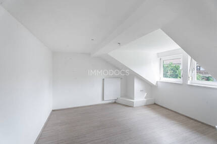 5-Zimmer Dachgeschosswohnung in ruhiger Lage von Kempten-Neuhausen - Kempten / Neuhausen