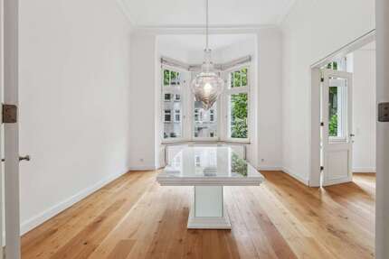 Haus zum Kaufen in Düsseldorf - Düsseltal 2.800.000,00 € 427 m²