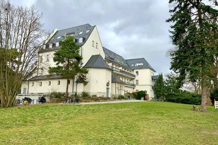 Ein Zuhause mit Geschichte - stilvolle 3-Zimmer-DG-Wohnung im Herzen von Berlin-Biesdorf