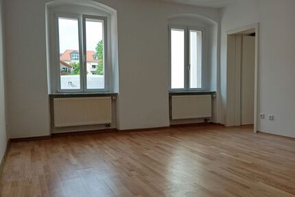 Helle ruhige 2 Zimmer Altbauwohnung generalsaniert - Regensburg