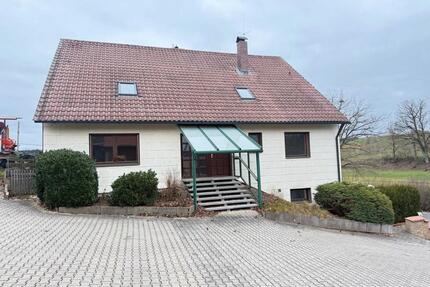 Dreifamilienhaus - 695.000,00&nbsp;EUR Kaufpreis, ca.&nbsp; 189,00&nbsp;m&sup2; in Veitsbronn (PLZ: 90587)