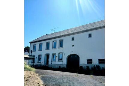 freisteh. ehem. Gästehaus in Neunkirchen mit großem Grundstück - Malborn