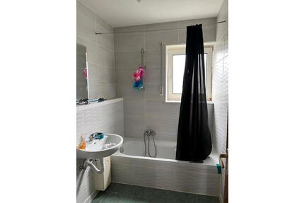 WOHNUNG ZU VERMIETEN ( erbach) - 1.100,00&nbsp;EUR Kaltmiete, ca.&nbsp; 80,00&nbsp;m&sup2; in Erbach (PLZ: 64711)