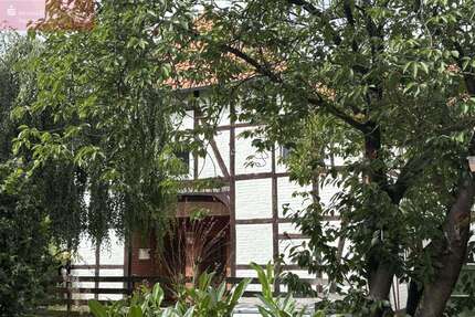 Haus zum Kaufen in Uetze 239.000,00 € 222 m²