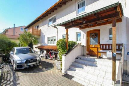 Lichtdurchflutetes Reihenhaus mit ausgebauten Keller in ruhiger Sackgassenlage von Erding!