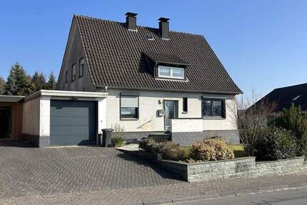 Gepflegtes Einfamilienhaus sucht neuen Besitzer - Marsberg / Westheim