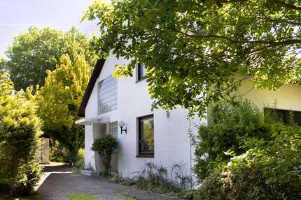 Haus zum Kaufen in Schwarzenbek 415.000,00 € 144 m²