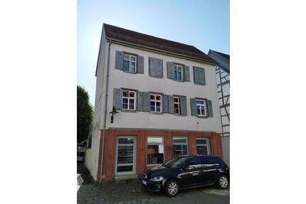 Haus zum Kaufen in Niederstetten 148.000,00 € 174 m²