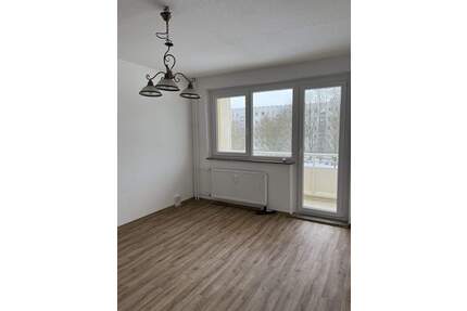 Maxim-Gorki-Str. 8 2.OG Mitte - 187,00&nbsp;EUR Kaltmiete, ca.&nbsp; 27,80&nbsp;m&sup2;&nbsp;Wohnfl&auml;che in Stralsund (PLZ: 18435) Knieper West