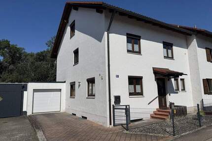 Platz für die ganze Familie! Traumhafte Doppelhaushälfte mit Blick ins Grüne - Oberstimm