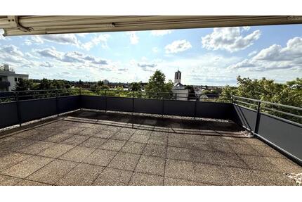 100qm Penthouse + 70 qm Terrasse + Weitblick. Neu renoviert. - Weinheim