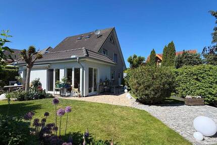 Zwischen FELDRAND & WATERKANT - Exklusives Familiendomizil am Ratzeburger See - Groß Sarau