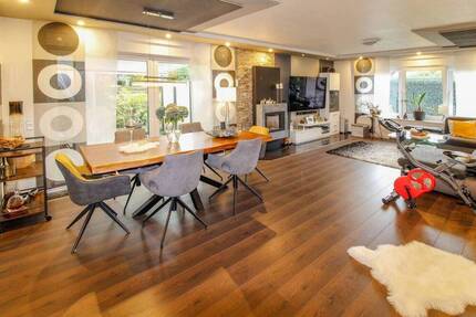 Exzellenter Walmdach-Bungalow in Vollausstattung ! PV & Solar und weitere Highlights in Top-Lage - Walsrode Bomlitz