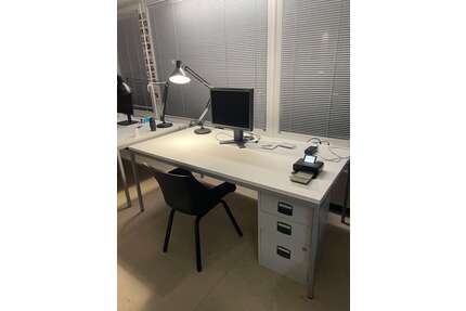 Büro in Hamburg 285,00 € 4 m² - 285,00&nbsp;EUR Kaltmiete, ca.&nbsp; 4,00&nbsp;m&sup2; in Hamburg (PLZ: 20357)