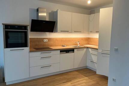 ***ERFOLGREICH VERKAUFT***BEZUGSFREIE 2 Zimmer + WINTERGARTEN + Balkon mit NEUER EINBAUKÜCHE in TOP-LAGE*** - Köln Neustadt-Süd