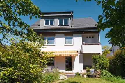 Einfamilienhaus Neuwied - 4 Garagen, neues Dach, neue Heizung