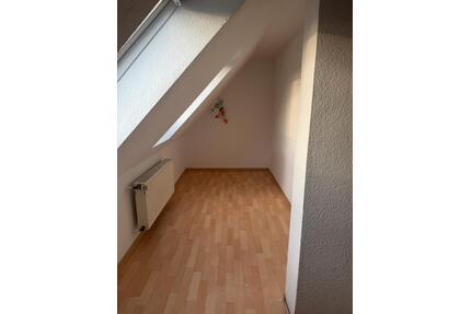 Helle 2-Zimmer-Dachgeschosswohnung mit Balkon in Rinteln – 62 m²
