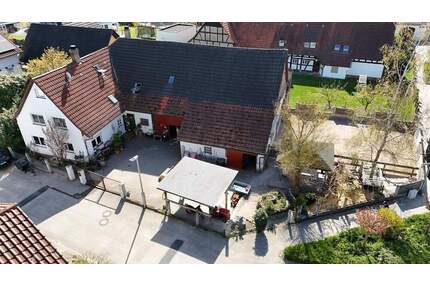 Charmantes Sanierungsobjekt mit Stall & Koppel - vielseitiges Anwesen in Rheinau