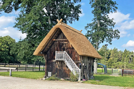 Haus zum Kaufen in Undeloh 2.450.000,00 € 400 m²