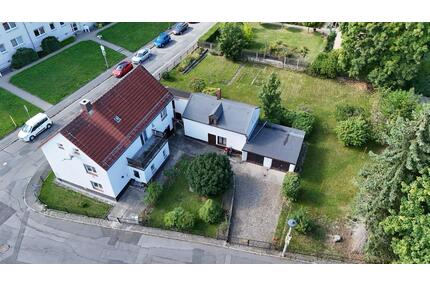 Grundstück mit Haus und Garagenreihen (19 PKW Garagen) - Freiberg