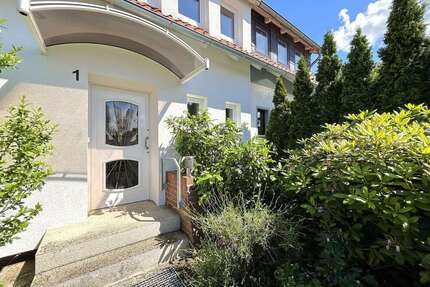 Haus zum Mieten in Uetze 1.350,00 € 137 m²