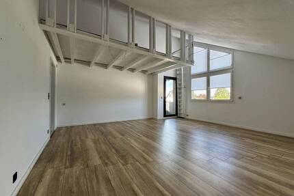 Fröndenberg-Westick: Eigentumswohnung der besonderen Art mit Balkon plus Tiefgaragenstellplatz!
