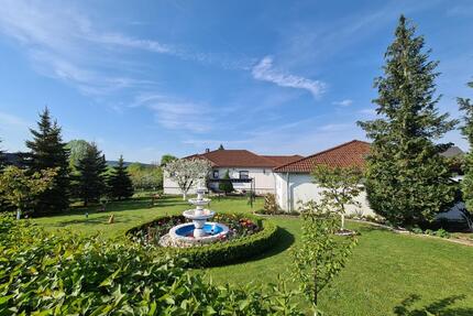 Top-Investment nahe Bayreuth: MFH + 900 m² Baugrund – provis.frei - Seybothenreuth