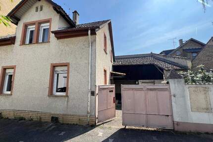 Charmantes Einfamilienhaus mit Innenhof und Potenzial in Mainz-Mombach