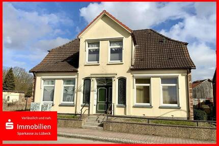 Mehrfamilienhaus mit 3 Wohneinheiten - Ahrensbök