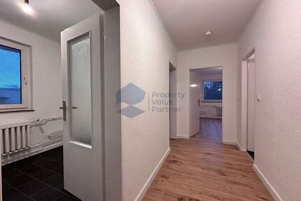 Vollständig sanierte 2-Zimmer-Wohnung mit Loggia im 3. Obergeschoss - Wolfsburg Rabenberg