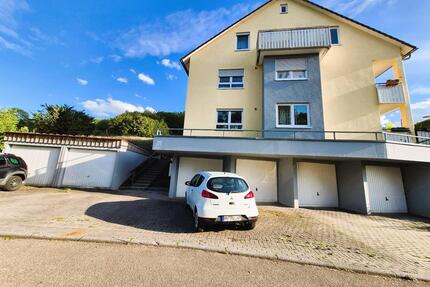 Helle und ruhige 3-Zimmer Wohnung mit Balkon und Einzelgarage - Mulfingen