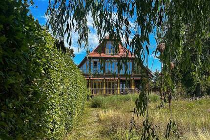 Historisch bedeutsames Anwesen mit parkähnlichem Wassergrundstück - Neuruppin