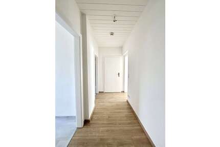 Wohnung zum Mieten in Bitterfeld 362,16 € 50.3 m²