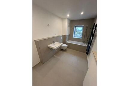 Großzügige 3-R.-DG-Wohnung – Erstbezug nach hochwertiger Sanierung - Meerane