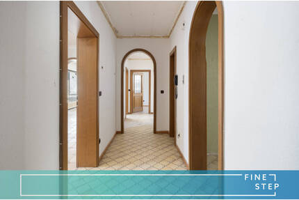 Sanierungsbedürftige 4-Zimmer-Wohnung mit 2 Balkonen, TG-Stellplatz und großem Keller - München / Harlaching Untergiesing-Harlaching