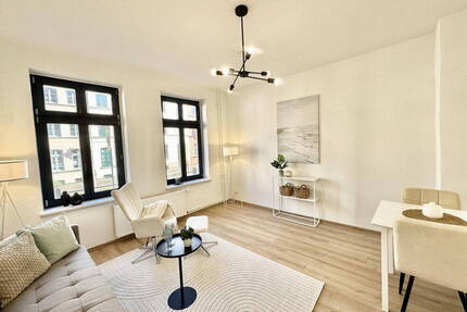 Sofort bezugsfrei: Modernisierte 2-Zimmer-Wohnung mit Terrasse in Wismars Altstadt