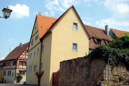 Gemütliches Wohnen in ruhiger Altstadtnähe - Rothenburg ob der Tauber