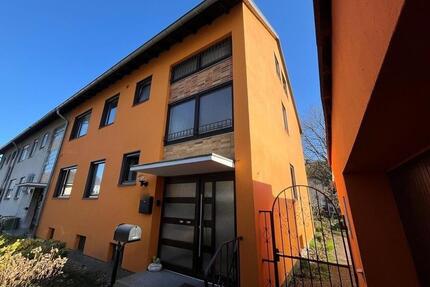 Schöne sanierte 3 Zimmer Kü., Bad, Balkon Whg. in Saarbrücken- Güdingen