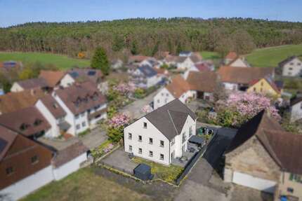 Haus zum Kaufen in Uttenreuth 599.000,00 € 122 m²