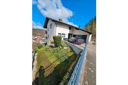 Charmantes Einfamilienhaus mit Doppelgarage und toller Aussicht - Blaustein