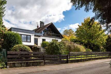 Haus zum Kaufen in Kelkheim- Eppenhain 749.000,00 € 220 m²