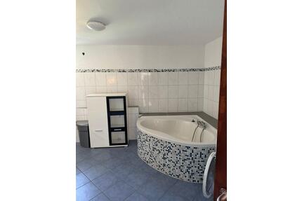 Schönes großes Haus mit großzügiger Freifläche in Negenborn.