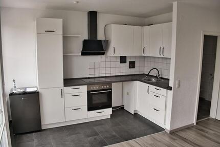 renovierte Moderne 2 Zimmer Eigentumswohnung Garage Balkon Keller - Tamm