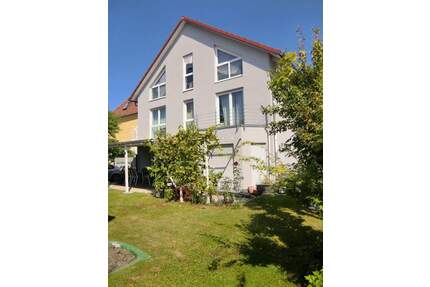 Top gepflegte, ansprechende und großzügige DHH mit Garten und Carport - Mering