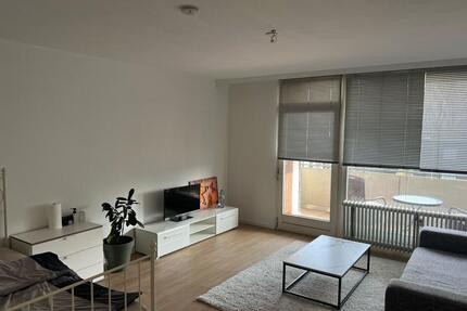 Ein Zimmer Apartment zur Zwischenmiete. Parkplätze und Balkon - Bielefeld Heepen